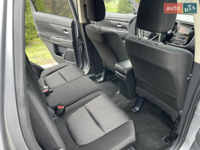 Сірий Міцубісі Аутлендер, об'ємом двигуна 2.4 л та пробігом 240 тис. км за 9999 $, фото 14 на Automoto.ua