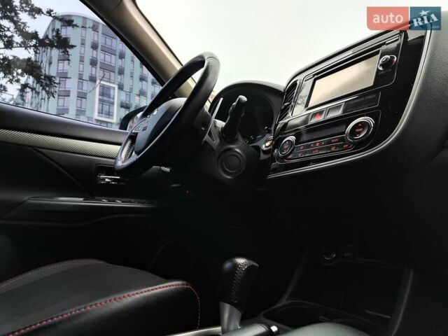 Серый Мицубиси Аутлендер, объемом двигателя 2.4 л и пробегом 209 тыс. км за 10990 $, фото 51 на Automoto.ua