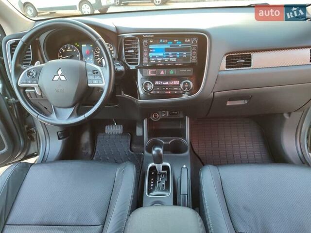 Серый Мицубиси Аутлендер, объемом двигателя 2.3 л и пробегом 250 тыс. км за 13999 $, фото 65 на Automoto.ua