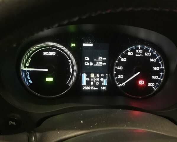 Міцубісі Аутлендер 2013 у Києві на Automoto.ua Сірий Міцубісі Аутлендер, об'ємом двигуна 2 л та пробігом 258 тис. км за 13700 $, фото 1 на Automoto.ua