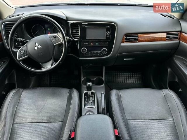 Серый Мицубиси Аутлендер, объемом двигателя 2.4 л и пробегом 228 тыс. км за 13999 $, фото 29 на Automoto.ua