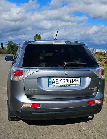 Міцубісі Аутлендер 2013 у Кривому Розі на Automoto.ua Сірий Міцубісі Аутлендер, об'ємом двигуна 3 л та пробігом 104 тис. км за 13500 $, фото 17 на Automoto.ua