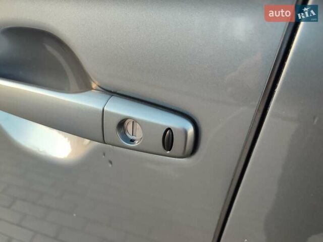 Серый Мицубиси Аутлендер, объемом двигателя 2.3 л и пробегом 250 тыс. км за 13999 $, фото 95 на Automoto.ua