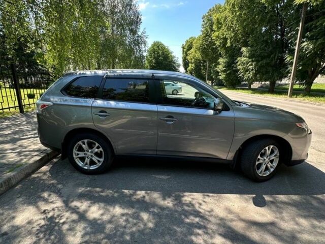 Сірий Міцубісі Аутлендер, об'ємом двигуна 2.4 л та пробігом 200 тис. км за 271 $, фото 2 на Automoto.ua