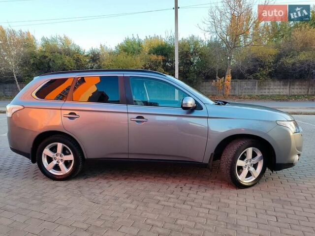 Серый Мицубиси Аутлендер, объемом двигателя 2.3 л и пробегом 250 тыс. км за 13999 $, фото 12 на Automoto.ua