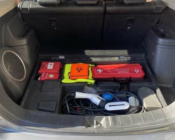 Міцубісі Аутлендер 2013 у Києві на Automoto.ua Сірий Міцубісі Аутлендер, об'ємом двигуна 2 л та пробігом 258 тис. км за 13700 $, фото 10 на Automoto.ua