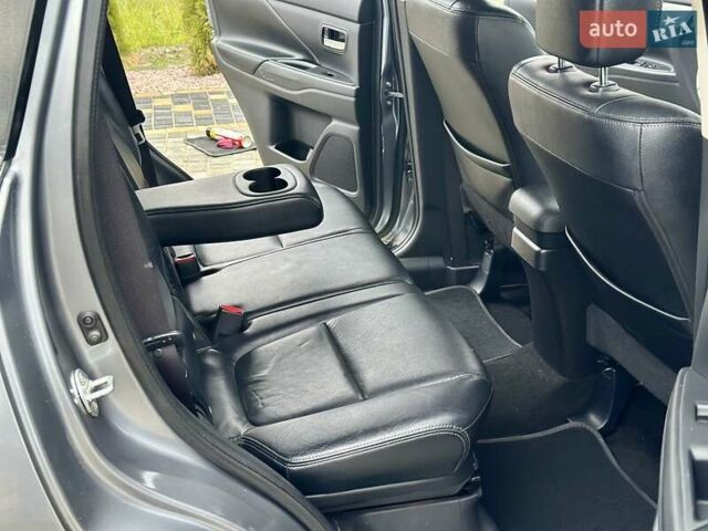 Сірий Міцубісі Аутлендер, об'ємом двигуна 2.3 л та пробігом 207 тис. км за 13700 $, фото 48 на Automoto.ua