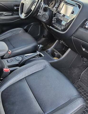 Міцубісі Аутлендер 2013 у Кривому Розі на Automoto.ua Сірий Міцубісі Аутлендер, об'ємом двигуна 3 л та пробігом 104 тис. км за 13500 $, фото 28 на Automoto.ua