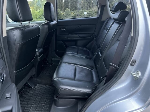 Серый Мицубиси Аутлендер, объемом двигателя 2.4 л и пробегом 199 тыс. км за 13200 $, фото 11 на Automoto.ua