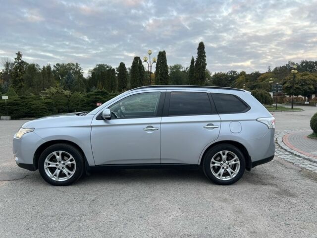 Серый Мицубиси Аутлендер, объемом двигателя 2.4 л и пробегом 199 тыс. км за 13200 $, фото 3 на Automoto.ua