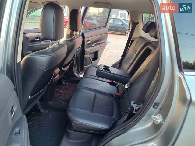 Серый Мицубиси Аутлендер, объемом двигателя 2.3 л и пробегом 250 тыс. км за 13499 $, фото 67 на Automoto.ua