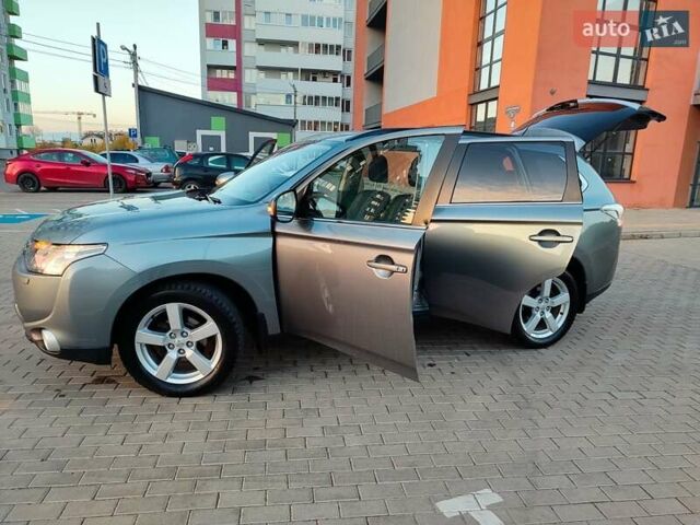 Серый Мицубиси Аутлендер, объемом двигателя 2.3 л и пробегом 250 тыс. км за 13999 $, фото 97 на Automoto.ua