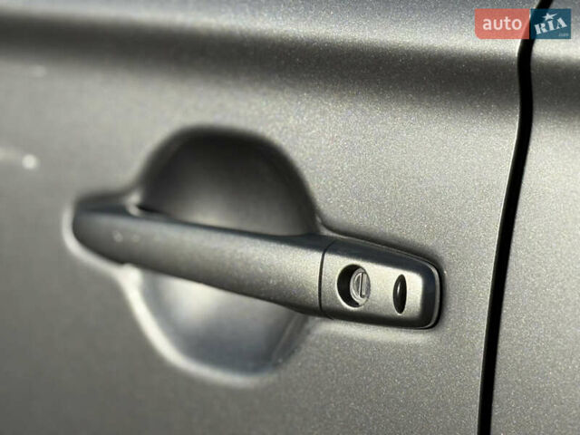 Серый Мицубиси Аутлендер, объемом двигателя 2.3 л и пробегом 193 тыс. км за 14500 $, фото 18 на Automoto.ua