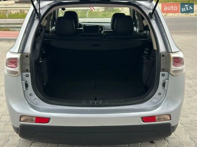 Серый Мицубиси Аутлендер, объемом двигателя 2.4 л и пробегом 228 тыс. км за 13999 $, фото 35 на Automoto.ua