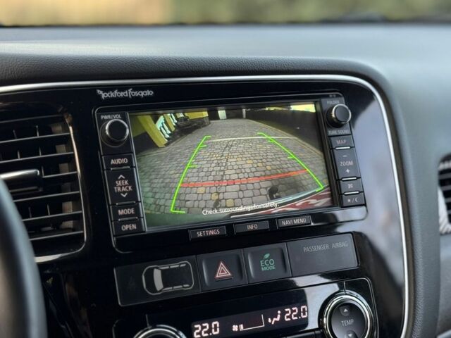 Сірий Міцубісі Аутлендер, об'ємом двигуна 2.3 л та пробігом 190 тис. км за 13800 $, фото 2 на Automoto.ua