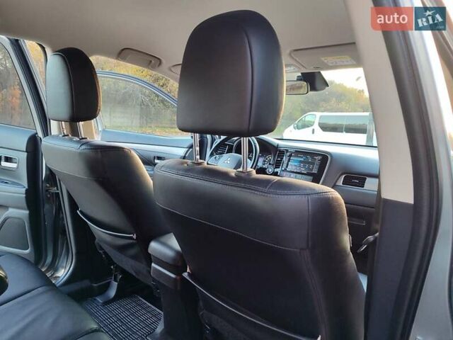 Серый Мицубиси Аутлендер, объемом двигателя 2.3 л и пробегом 250 тыс. км за 13499 $, фото 48 на Automoto.ua