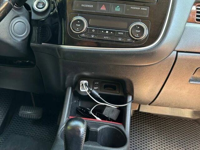 Сірий Міцубісі Аутлендер, об'ємом двигуна 2.4 л та пробігом 200 тис. км за 271 $, фото 5 на Automoto.ua