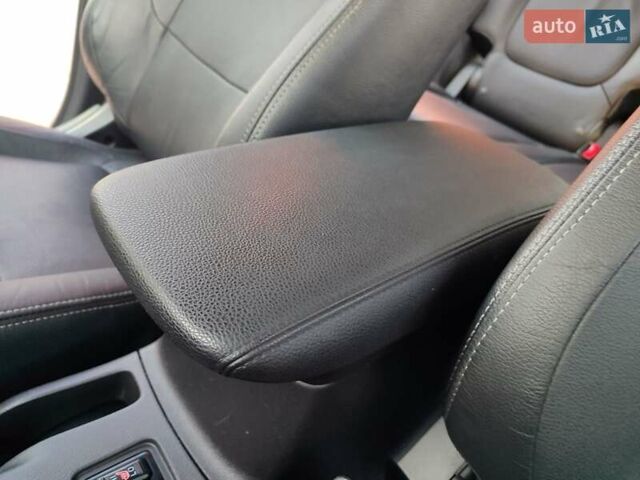 Серый Мицубиси Аутлендер, объемом двигателя 2.3 л и пробегом 250 тыс. км за 13999 $, фото 48 на Automoto.ua