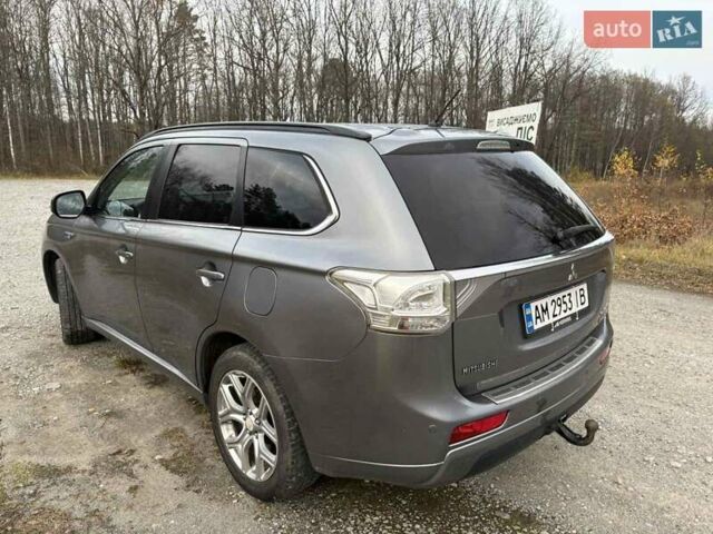 Серый Мицубиси Аутлендер, объемом двигателя 2 л и пробегом 280 тыс. км за 14500 $, фото 6 на Automoto.ua