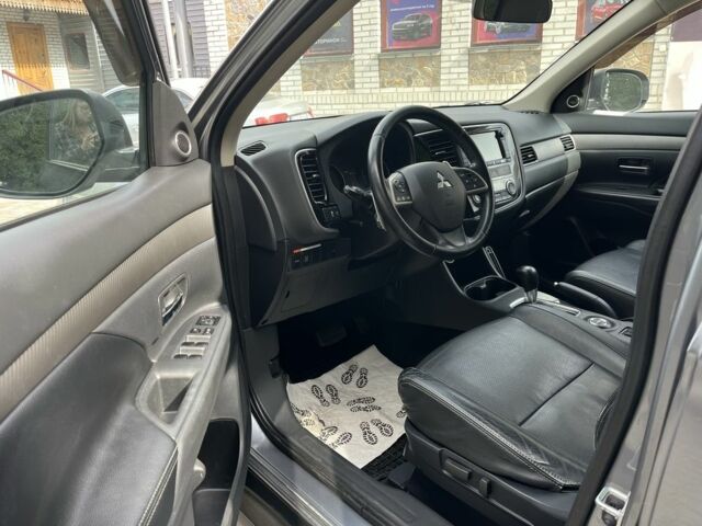 Серый Мицубиси Аутлендер, объемом двигателя 2.2 л и пробегом 239 тыс. км за 13800 $, фото 5 на Automoto.ua