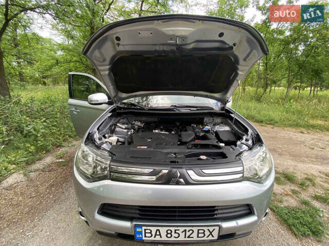 Серый Мицубиси Аутлендер, объемом двигателя 2 л и пробегом 203 тыс. км за 10999 $, фото 23 на Automoto.ua