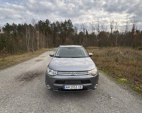 Серый Мицубиси Аутлендер, объемом двигателя 2 л и пробегом 280 тыс. км за 14500 $, фото 7 на Automoto.ua