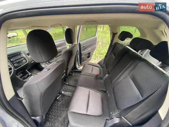 Серый Мицубиси Аутлендер, объемом двигателя 2 л и пробегом 203 тыс. км за 10999 $, фото 14 на Automoto.ua