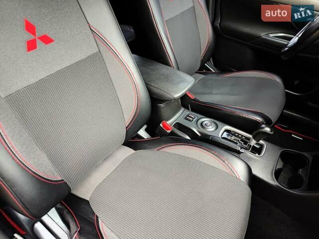 Серый Мицубиси Аутлендер, объемом двигателя 2.4 л и пробегом 209 тыс. км за 10990 $, фото 54 на Automoto.ua