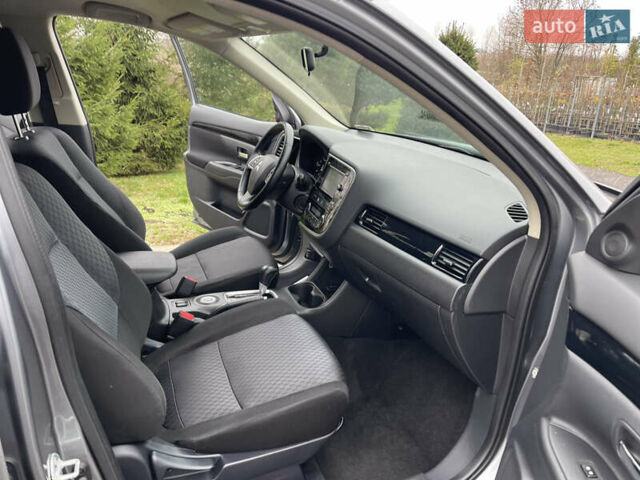 Сірий Міцубісі Аутлендер, об'ємом двигуна 2.4 л та пробігом 240 тис. км за 9999 $, фото 17 на Automoto.ua