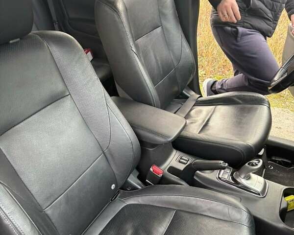 Серый Мицубиси Аутлендер, объемом двигателя 2 л и пробегом 280 тыс. км за 14500 $, фото 2 на Automoto.ua