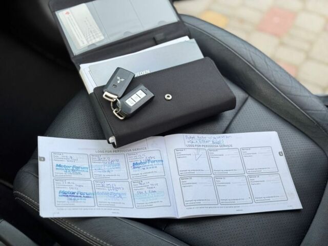 Сірий Міцубісі Аутлендер, об'ємом двигуна 2.3 л та пробігом 190 тис. км за 13800 $, фото 5 на Automoto.ua