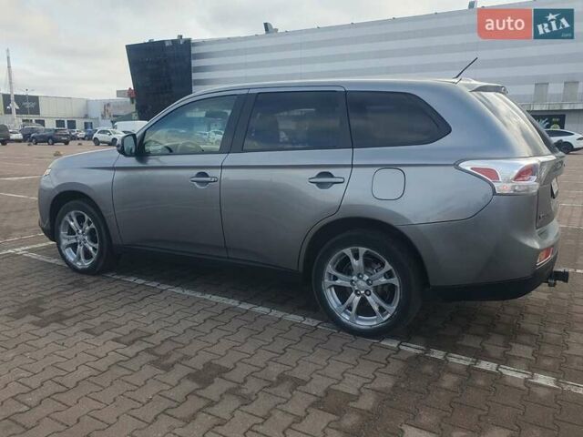 Сірий Міцубісі Аутлендер, об'ємом двигуна 2.36 л та пробігом 265 тис. км за 10300 $, фото 3 на Automoto.ua