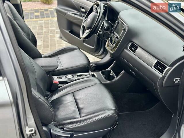 Сірий Міцубісі Аутлендер, об'ємом двигуна 2.3 л та пробігом 207 тис. км за 13700 $, фото 38 на Automoto.ua