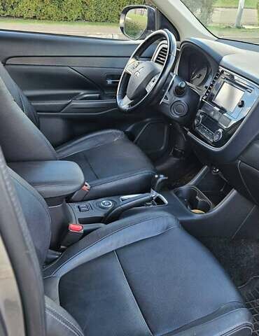 Міцубісі Аутлендер 2013 у Кривому Розі на Automoto.ua Сірий Міцубісі Аутлендер, об'ємом двигуна 3 л та пробігом 104 тис. км за 13500 $, фото 27 на Automoto.ua