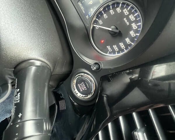 Серый Мицубиси Аутлендер, объемом двигателя 2.2 л и пробегом 224 тыс. км за 13850 $, фото 33 на Automoto.ua