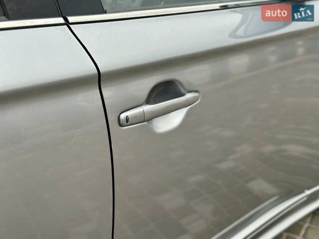 Сірий Міцубісі Аутлендер, об'ємом двигуна 2.3 л та пробігом 207 тис. км за 13700 $, фото 62 на Automoto.ua