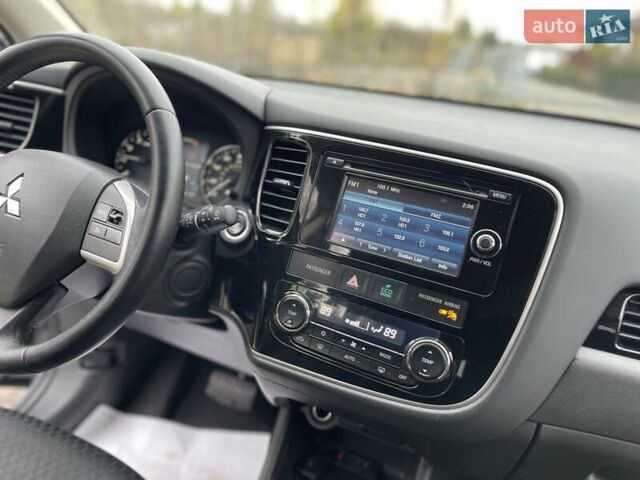 Сірий Міцубісі Аутлендер, об'ємом двигуна 2.4 л та пробігом 240 тис. км за 9999 $, фото 21 на Automoto.ua