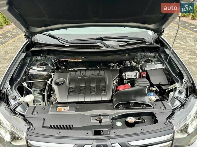 Сірий Міцубісі Аутлендер, об'ємом двигуна 2.3 л та пробігом 207 тис. км за 13700 $, фото 67 на Automoto.ua