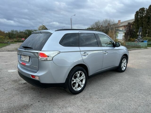 Серый Мицубиси Аутлендер, объемом двигателя 2.4 л и пробегом 199 тыс. км за 13200 $, фото 6 на Automoto.ua