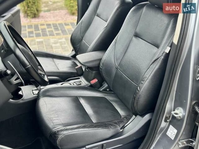Сірий Міцубісі Аутлендер, об'ємом двигуна 2.3 л та пробігом 207 тис. км за 13700 $, фото 21 на Automoto.ua
