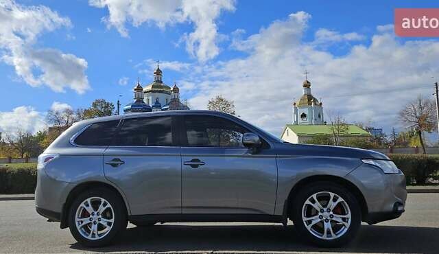 Міцубісі Аутлендер 2013 у Кривому Розі на Automoto.ua Сірий Міцубісі Аутлендер, об'ємом двигуна 3 л та пробігом 104 тис. км за 13500 $, фото 22 на Automoto.ua