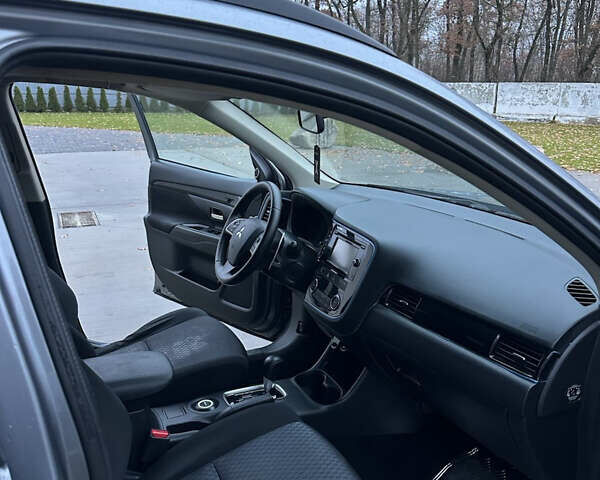 Серый Мицубиси Аутлендер, объемом двигателя 2.2 л и пробегом 206 тыс. км за 13700 $, фото 13 на Automoto.ua