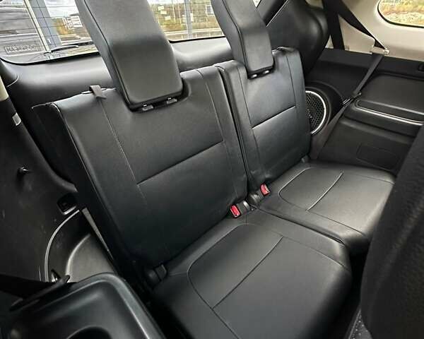 Серый Мицубиси Аутлендер, объемом двигателя 2.4 л и пробегом 228 тыс. км за 13999 $, фото 2 на Automoto.ua