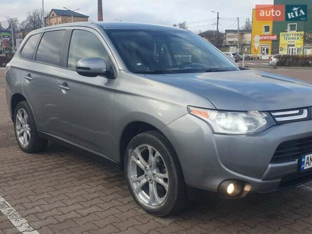 Сірий Міцубісі Аутлендер, об'ємом двигуна 2.36 л та пробігом 265 тис. км за 10300 $, фото 2 на Automoto.ua