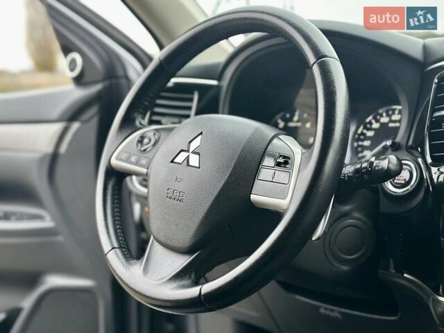 Сірий Міцубісі Аутлендер, об'ємом двигуна 2.3 л та пробігом 207 тис. км за 13700 $, фото 43 на Automoto.ua