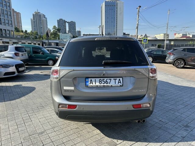 Серый Мицубиси Аутлендер, объемом двигателя 2.4 л и пробегом 220 тыс. км за 10900 $, фото 6 на Automoto.ua