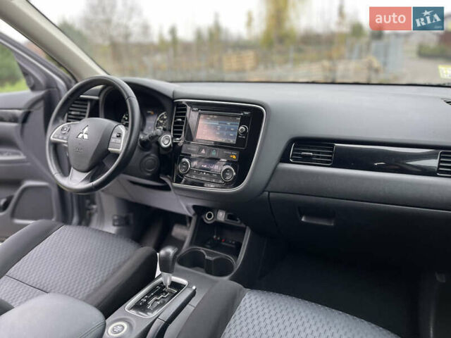 Сірий Міцубісі Аутлендер, об'ємом двигуна 2.4 л та пробігом 240 тис. км за 9999 $, фото 15 на Automoto.ua