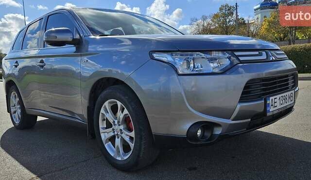 Міцубісі Аутлендер 2013 у Кривому Розі на Automoto.ua Сірий Міцубісі Аутлендер, об'ємом двигуна 3 л та пробігом 104 тис. км за 13500 $, фото 14 на Automoto.ua