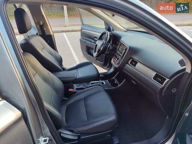 Серый Мицубиси Аутлендер, объемом двигателя 2.3 л и пробегом 250 тыс. км за 12999 $, фото 67 на Automoto.ua