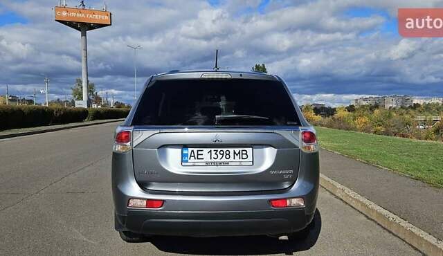 Міцубісі Аутлендер 2013 у Кривому Розі на Automoto.ua Сірий Міцубісі Аутлендер, об'ємом двигуна 3 л та пробігом 104 тис. км за 13500 $, фото 16 на Automoto.ua